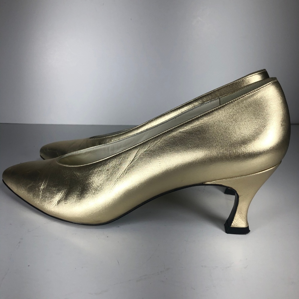 Stuart Weitzman Corniche Gold Satinato Heels - Picture 4 of 8